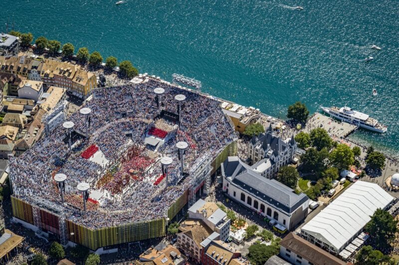 Vue aérienne du spectacle final, 11 août 2019, Fête des Vignerons 2019